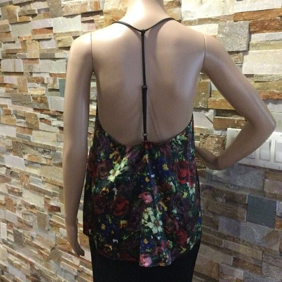 ALICE + OLIVIA Silk Floral Print Top - Picture 4 of 10